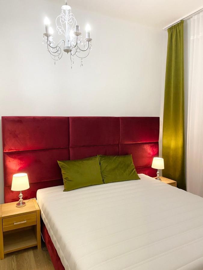 Platanos Apartman Tata Buitenkant foto